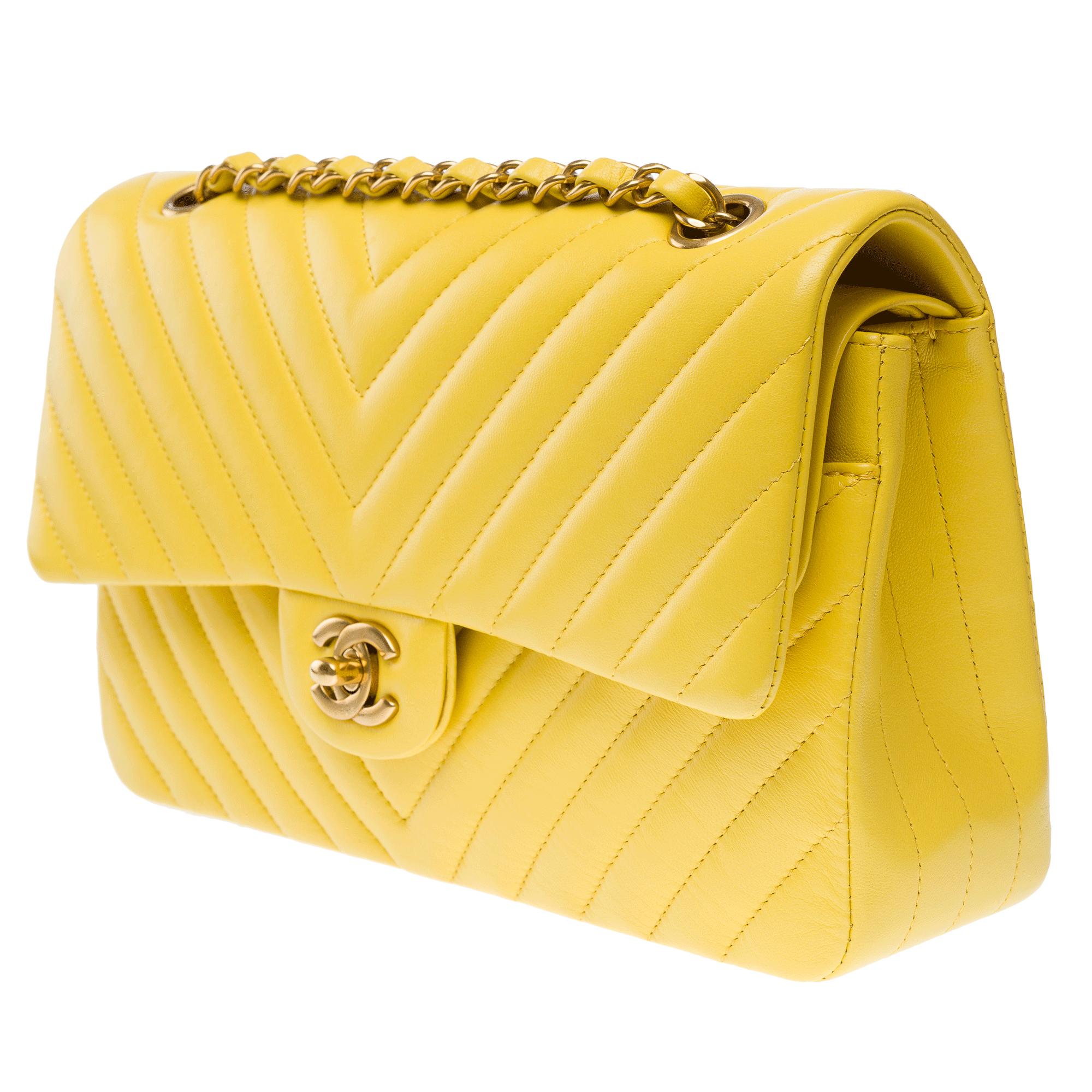 Chanel Timeless double flap shoulder bag in Yellow herringbone quilted lamb, GHW For Sale 1