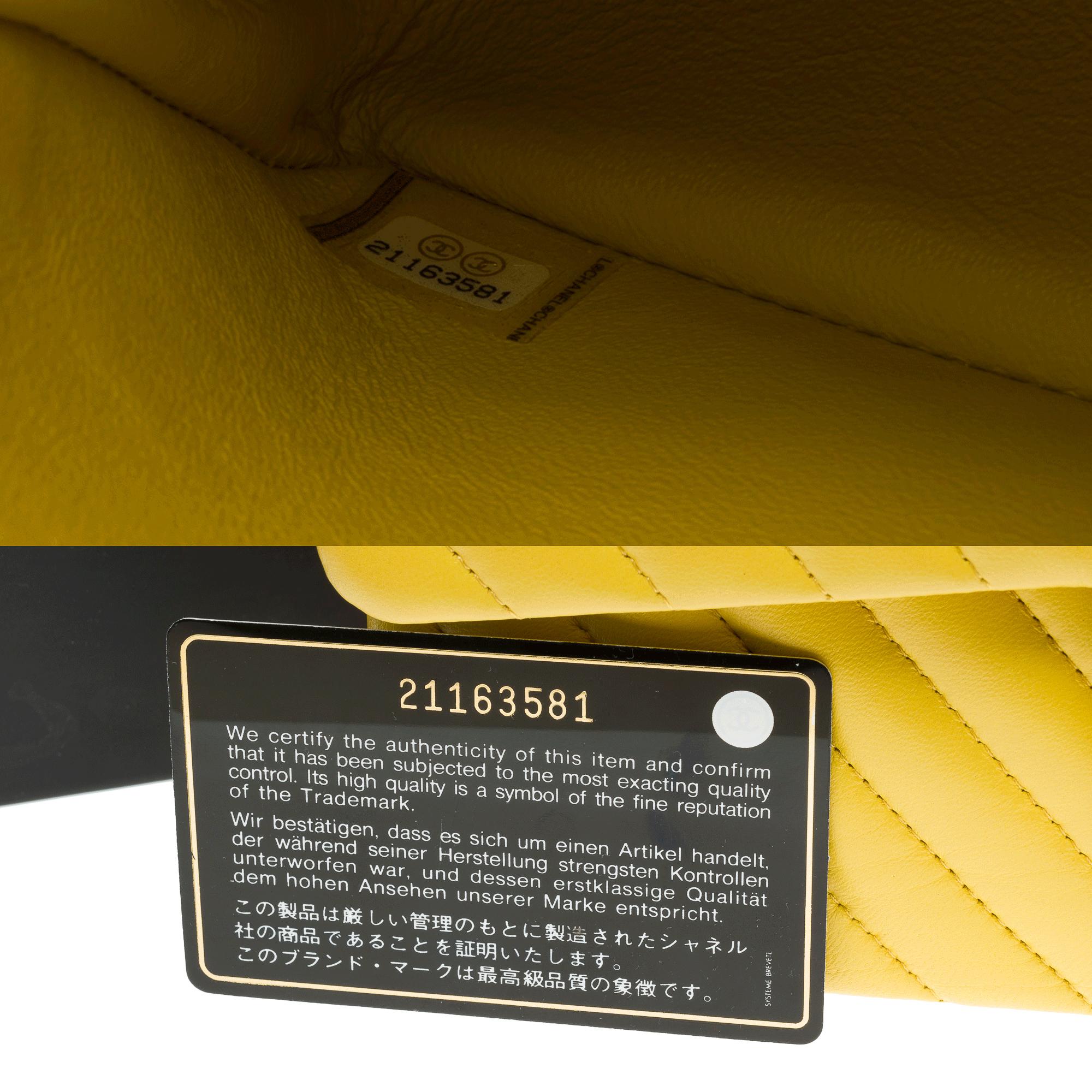 Chanel Timeless double flap shoulder bag in Yellow herringbone quilted lamb, GHW For Sale 4