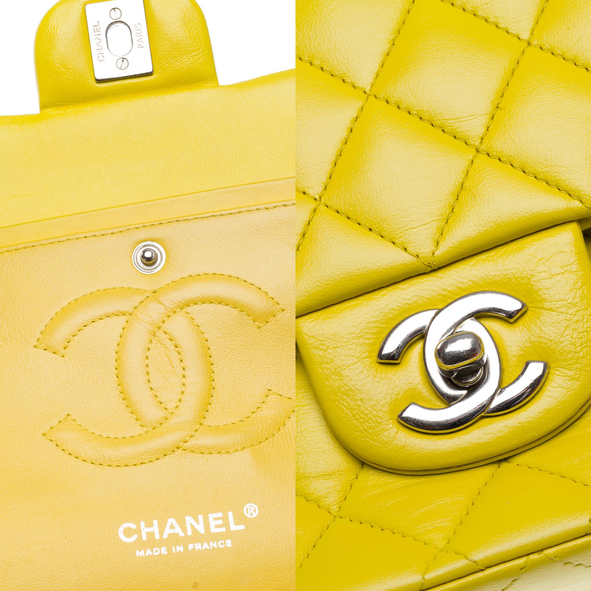 Chanel Timeless bolso de doble solapa en piel de cordero acolchada amarilla , PHW 1