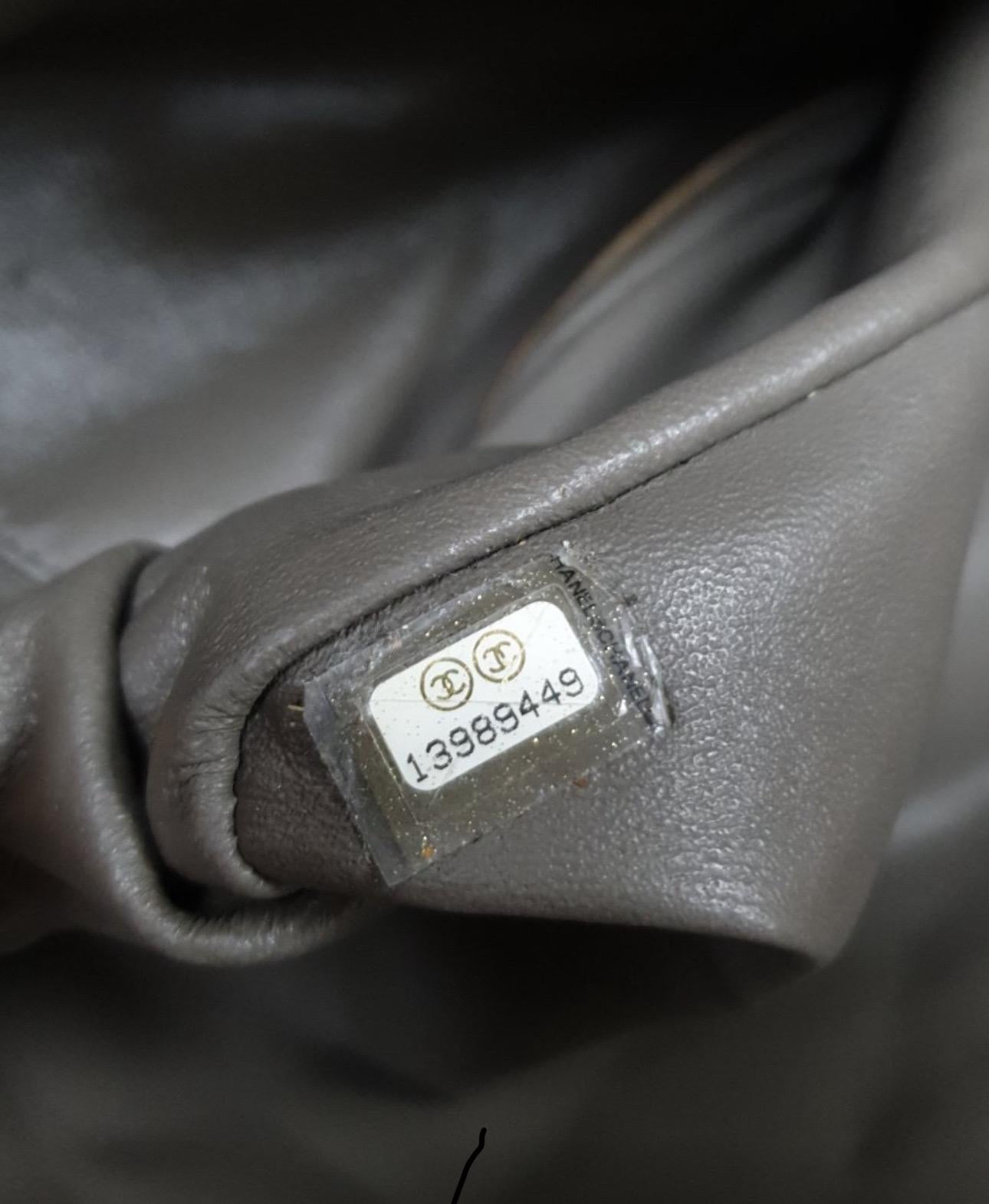 Chanel Maxi Jumbo en textile gris Timeless  en vente 14