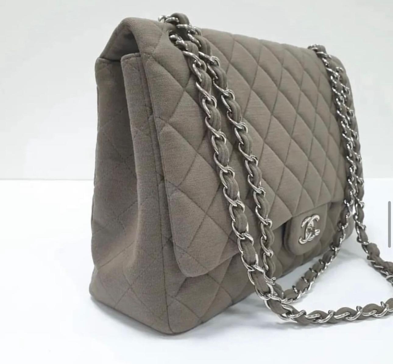 Chanel Timeless Gray Textile Maxi Jumbo  For Sale 1