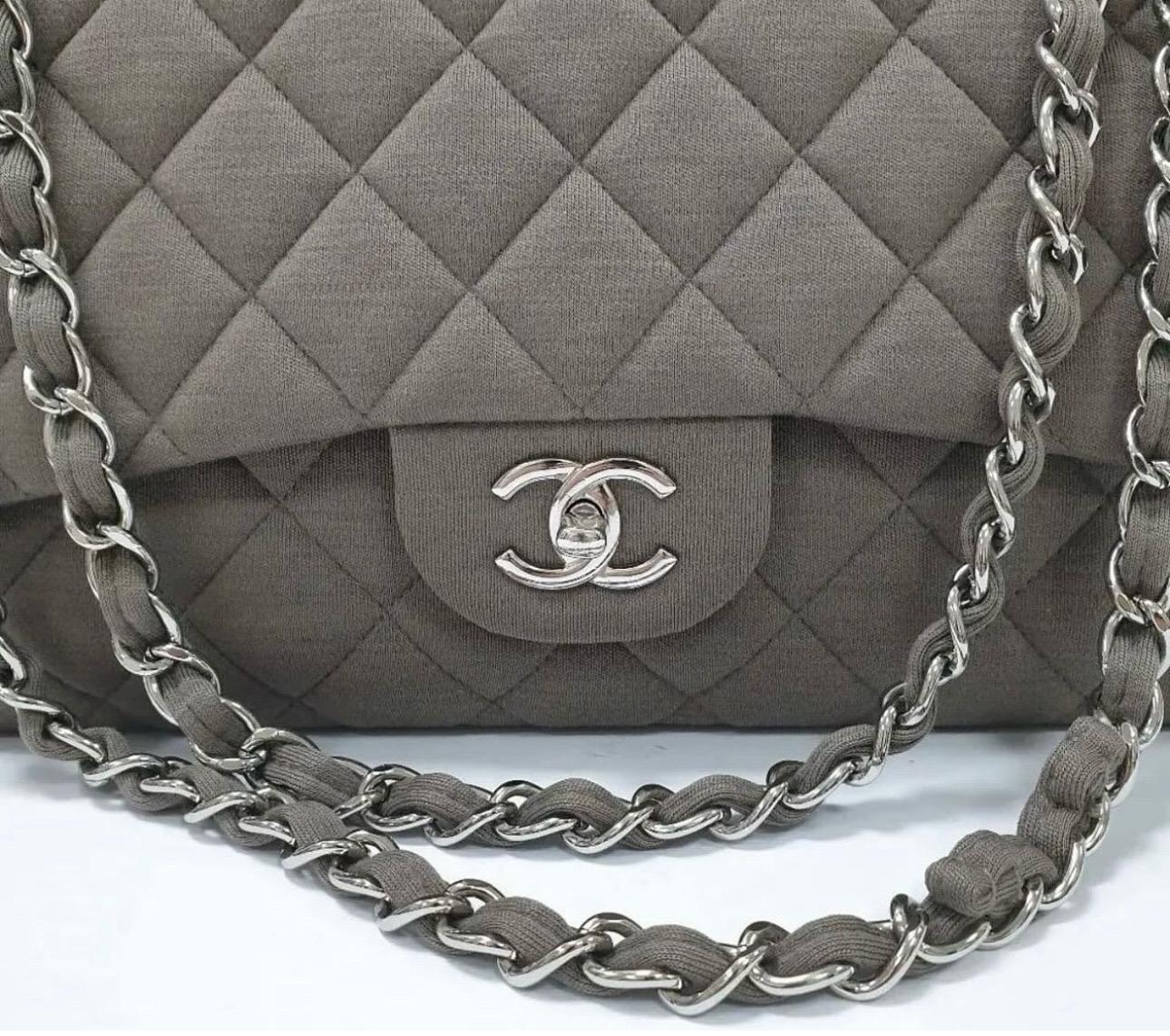 Chanel Timeless Gray Textile Maxi Jumbo  For Sale 2