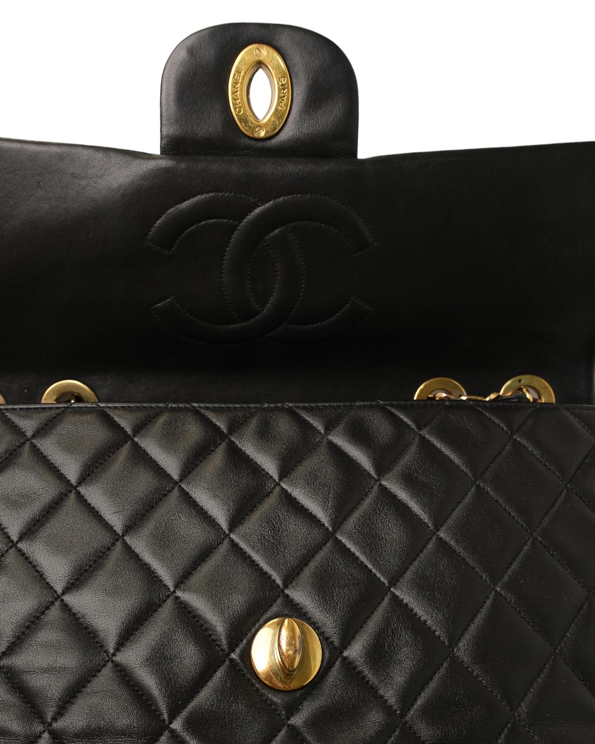 Chanel Timeless Jumbo Big Logo Flap Vintage Borsa A Spalla For Sale 7