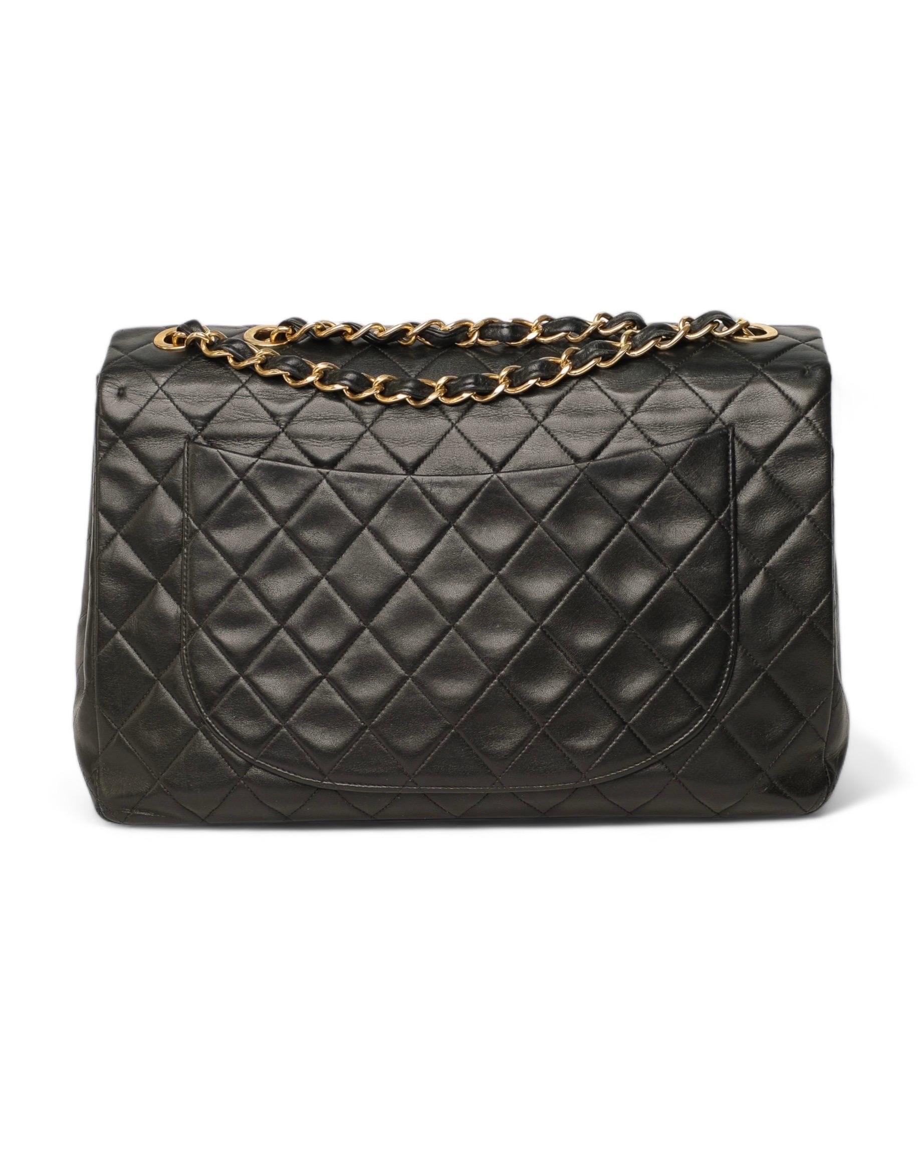 Women's Chanel Timeless Jumbo Big Logo Flap Vintage Borsa A Spalla For Sale