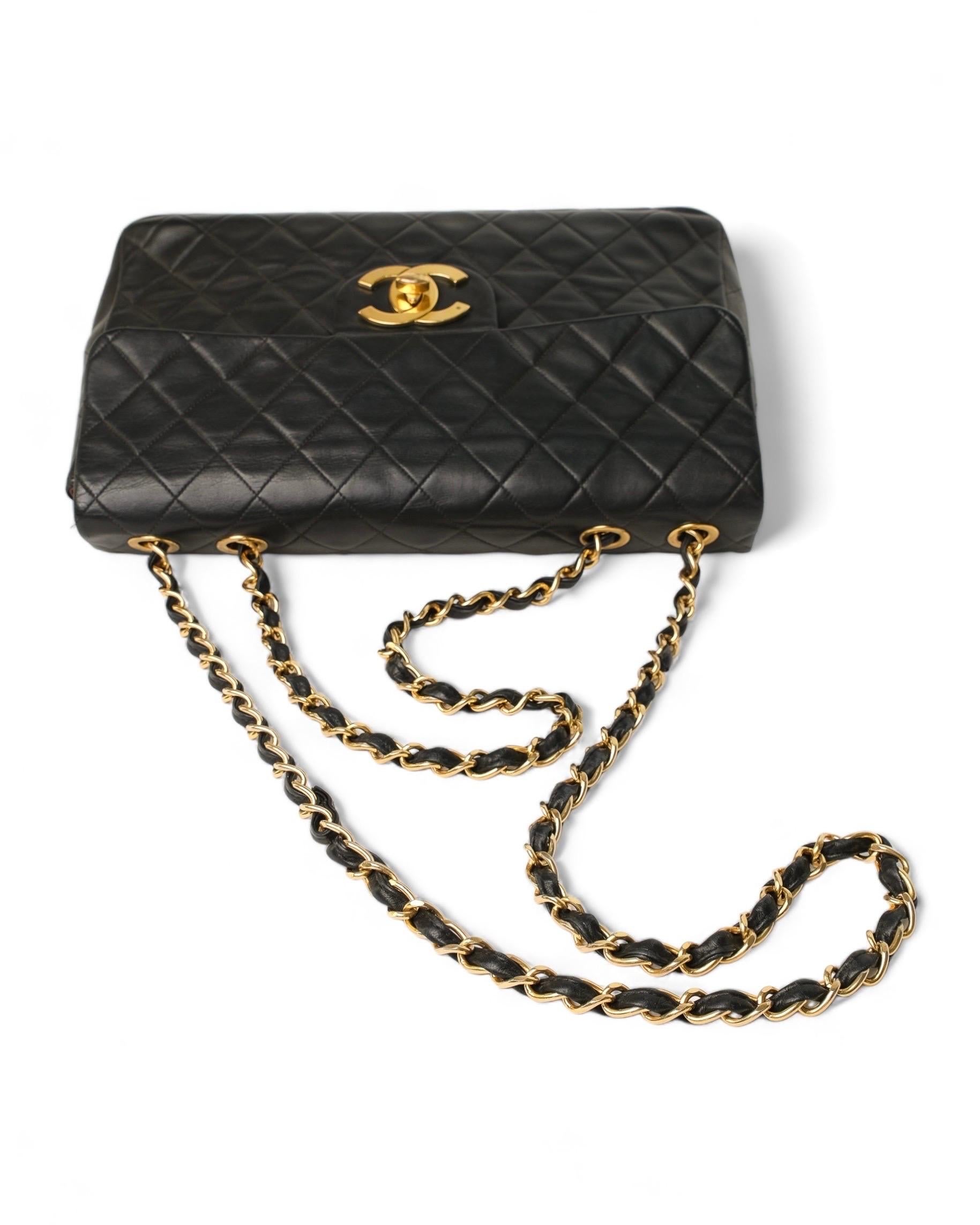 Chanel Timeless Jumbo Big Logo Flap Vintage Borsa A Spalla  For Sale 5