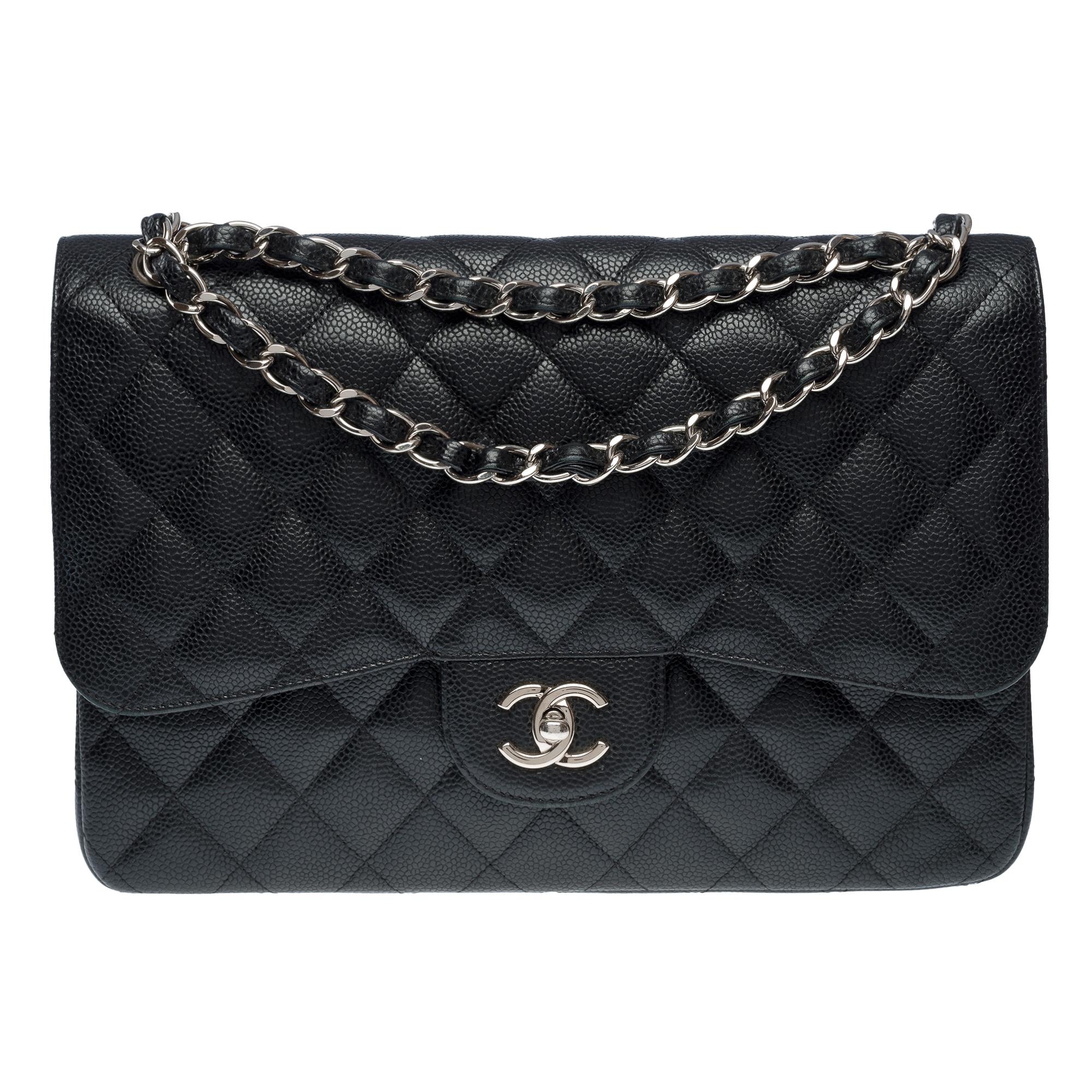 Chanel Timeless Jumbo double flap bag in Black quilted Caviar leather, PHW In Good Condition In Paris, IDF