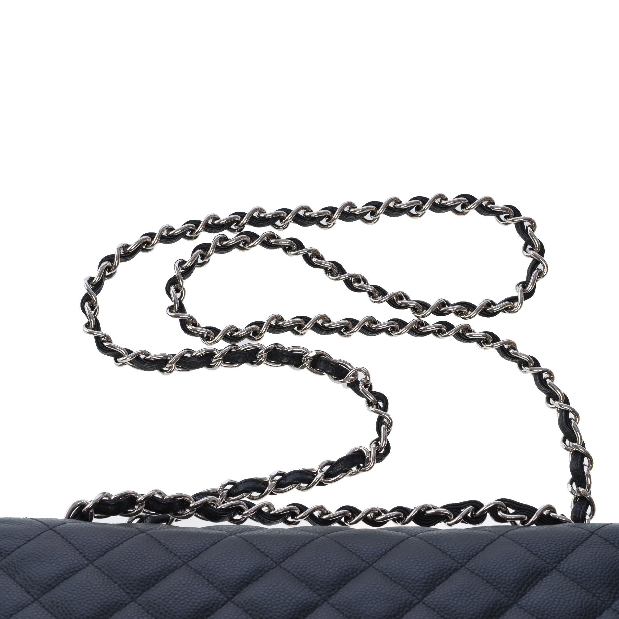 Chanel Timeless Jumbo double flap bag in black quilted caviar leather, SHW 5