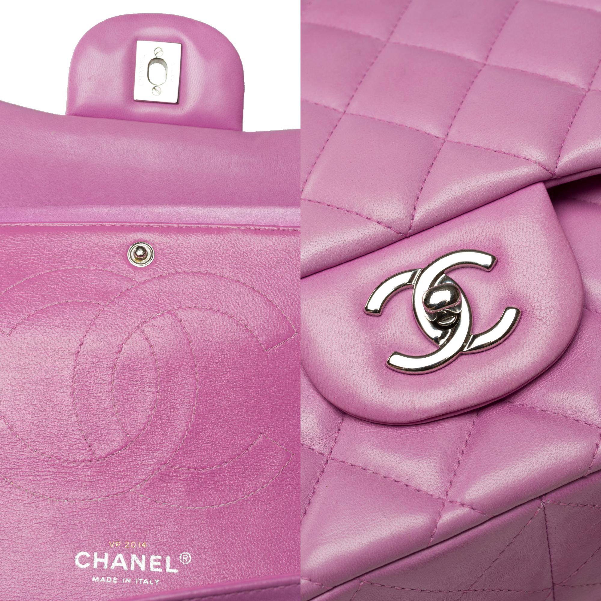 Chanel Timeless Jumbo double flap in lilac quilted lambskin leather, PHW For Sale 3
