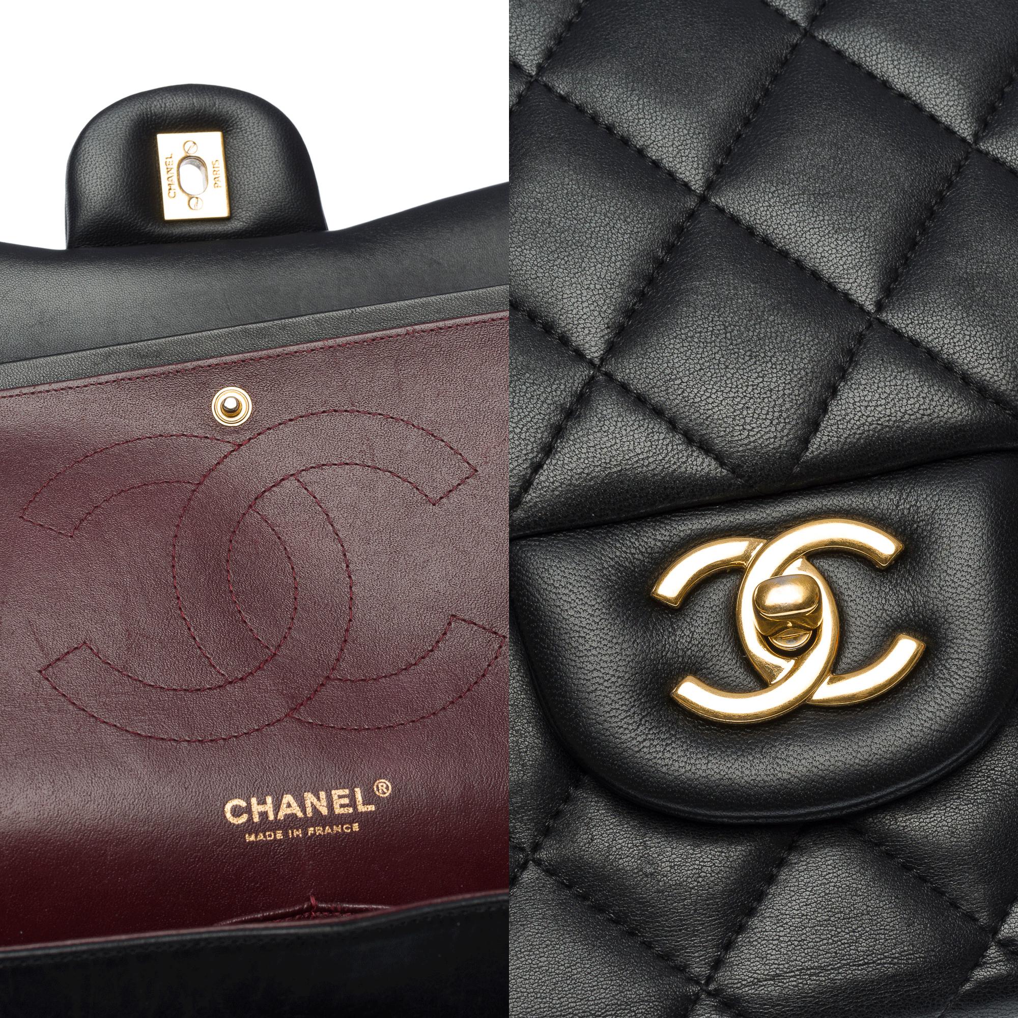 Chanel Timeless Jumbo double flap shoulder bag in black quilted lambskin , GHW For Sale 2
