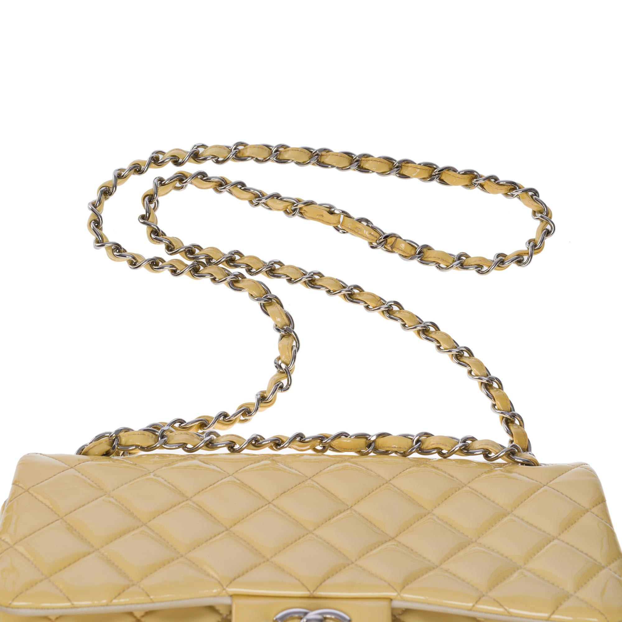 Chanel Timeless Jumbo double flap shoulder bag in yellow patent leather, SHW 4