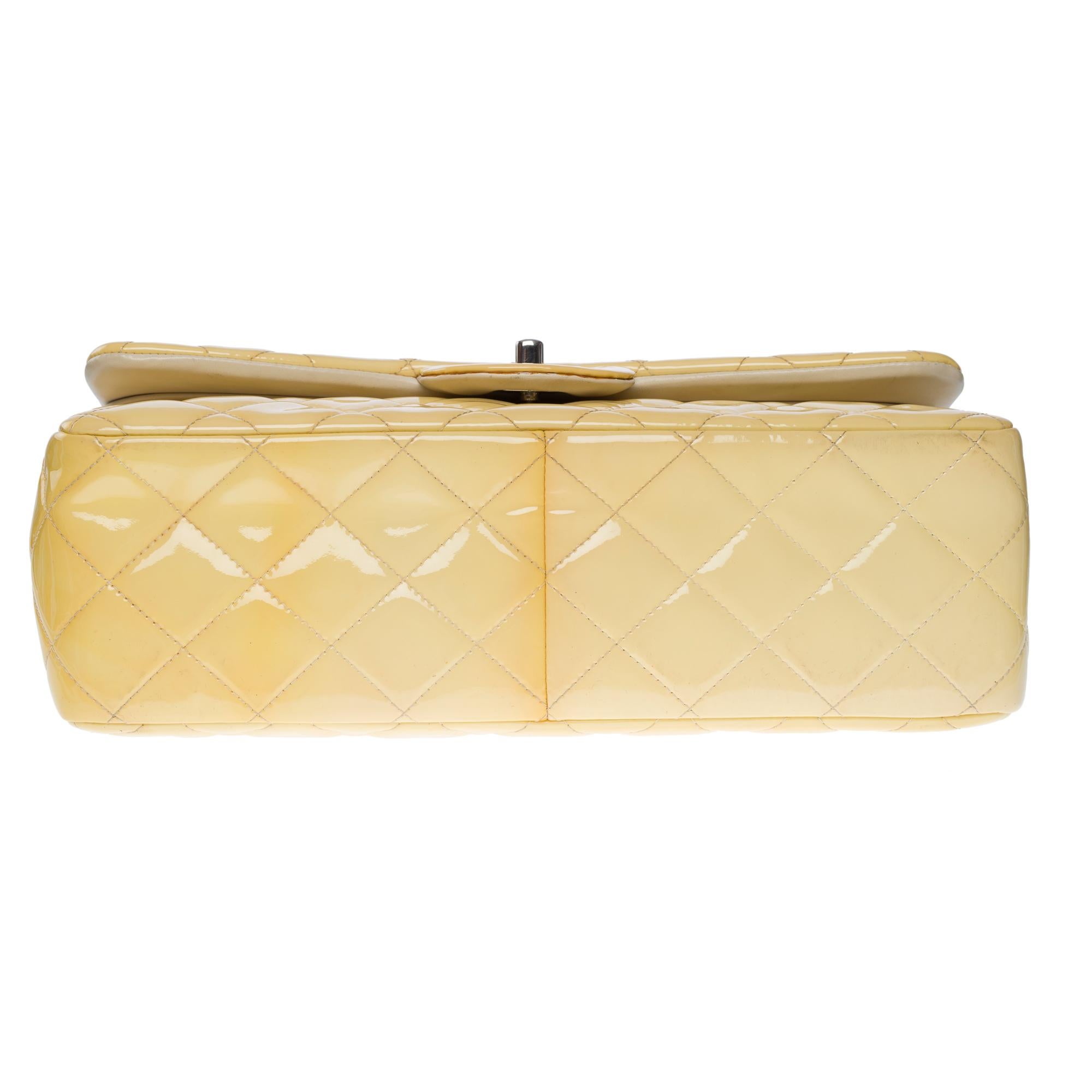 Chanel Timeless Jumbo double flap shoulder bag in yellow patent leather, SHW 5