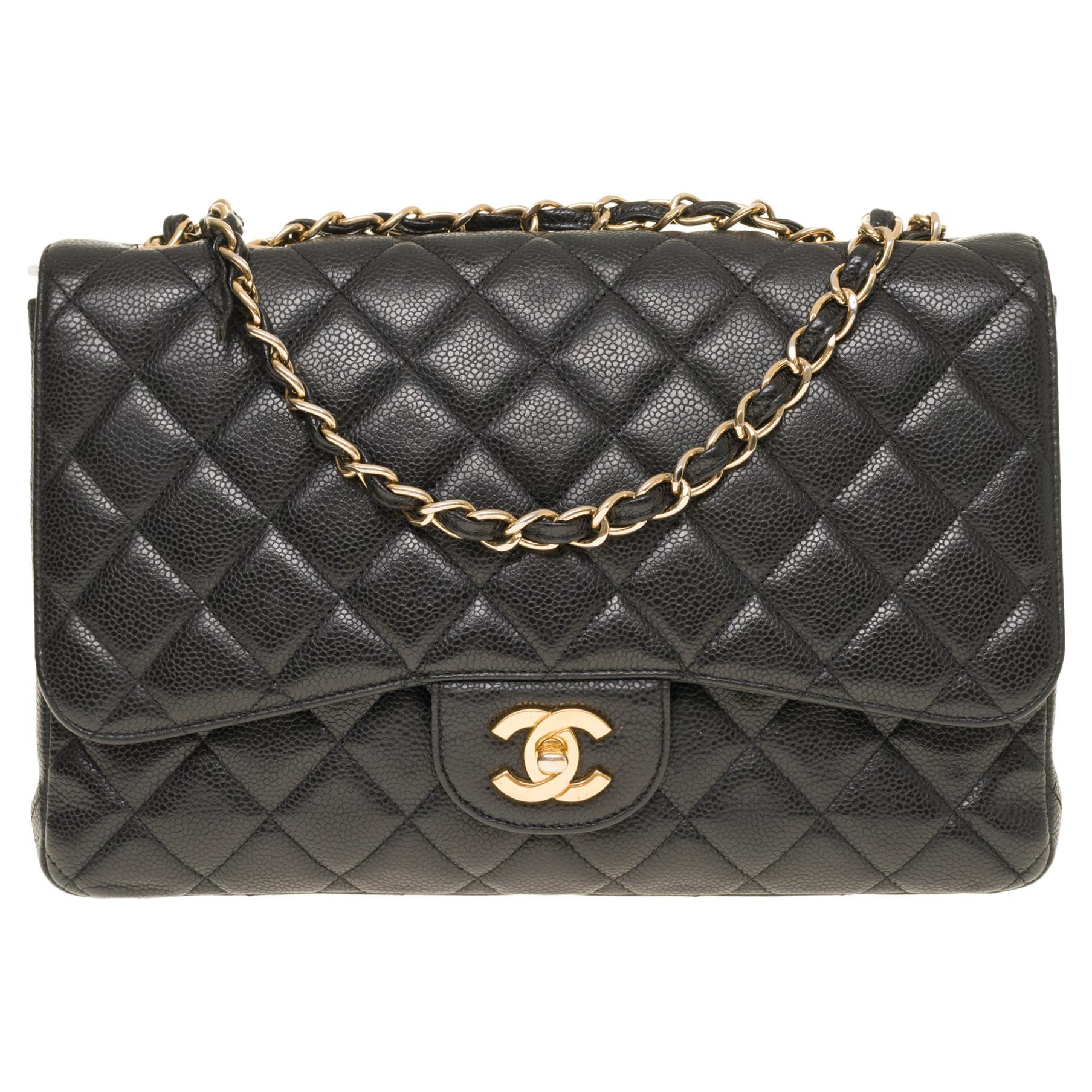 Chanel Timeless Jumbo shoulder bag in black quilted caviar leather, GHW