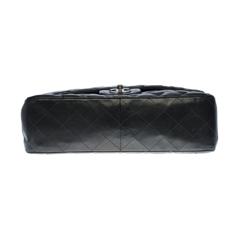 Chanel Timeless Jumbo shoulder bag in black quilted lambskin leather ...
