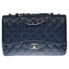 Chanel Timeless Jumbo shoulder bag in navy blue quilted caviar leather, SHW