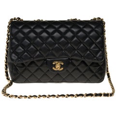 Chanel Timeless Jumbo single flap handbag in black quilted lambskin leather, GHW