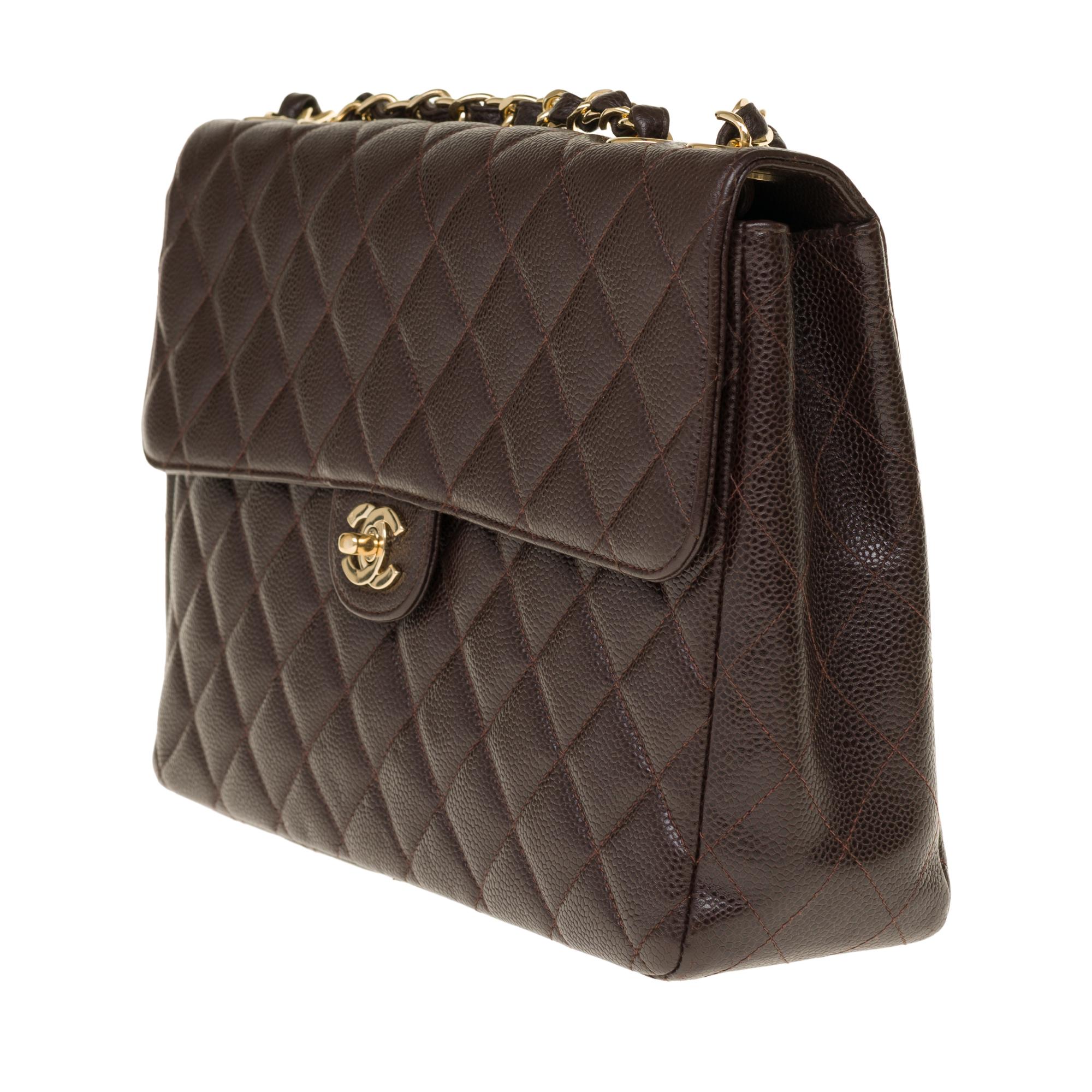 Chanel Timeless Jumbo single flap handbag in brown quilted caviar leather, GHW In Good Condition In Paris, IDF