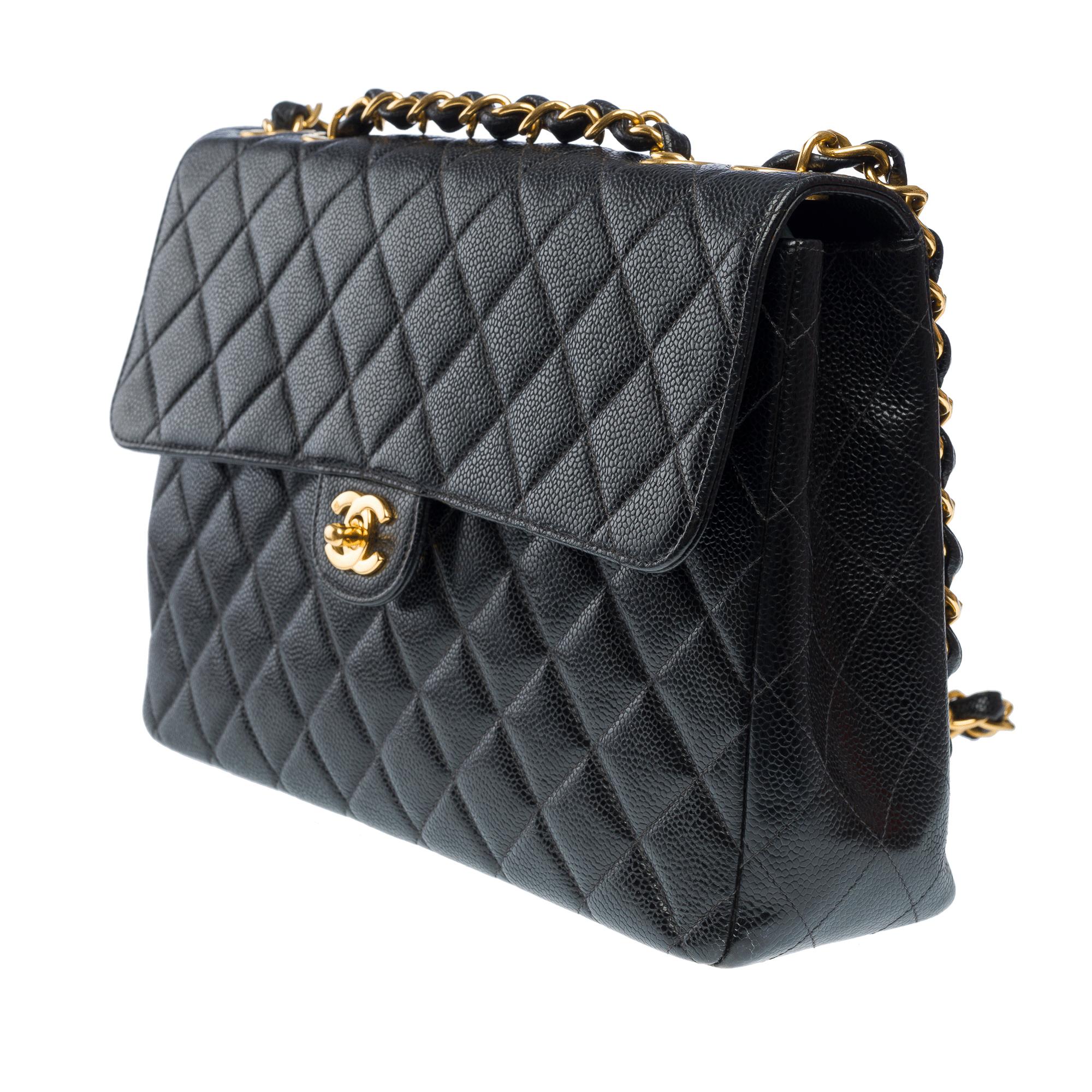 Women's Chanel Timeless Jumbo single flap shoulder bag in black caviar leather, GHW For Sale