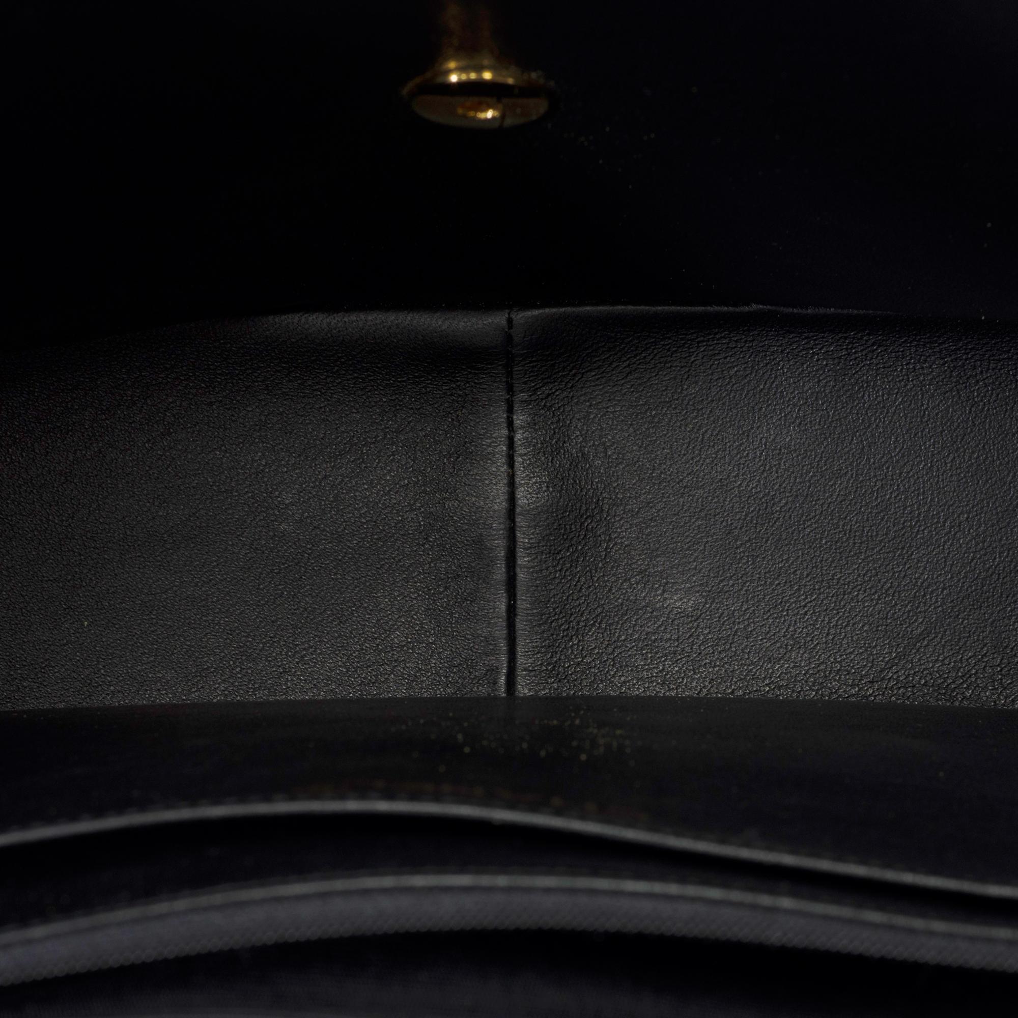 Chanel Timeless Jumbo single flap shoulder bag in black quilted lambskin, GHW 5