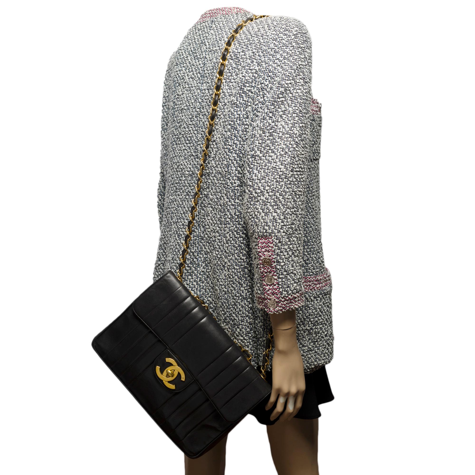 Chanel Timeless Jumbo single flap shoulder bag in black quilted lambskin, GHW For Sale 6