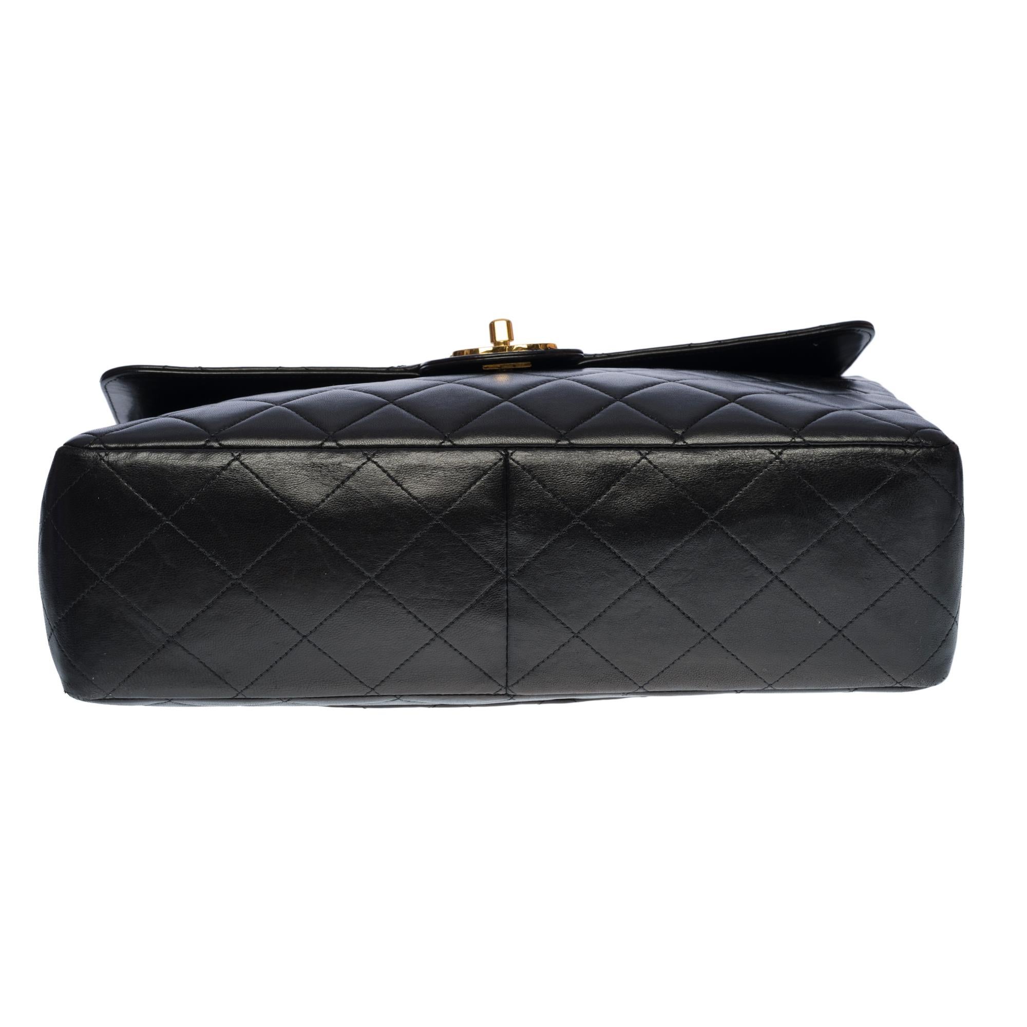 Chanel Timeless Jumbo single flap shoulder bag in black quilted lambskin, GHW For Sale 2