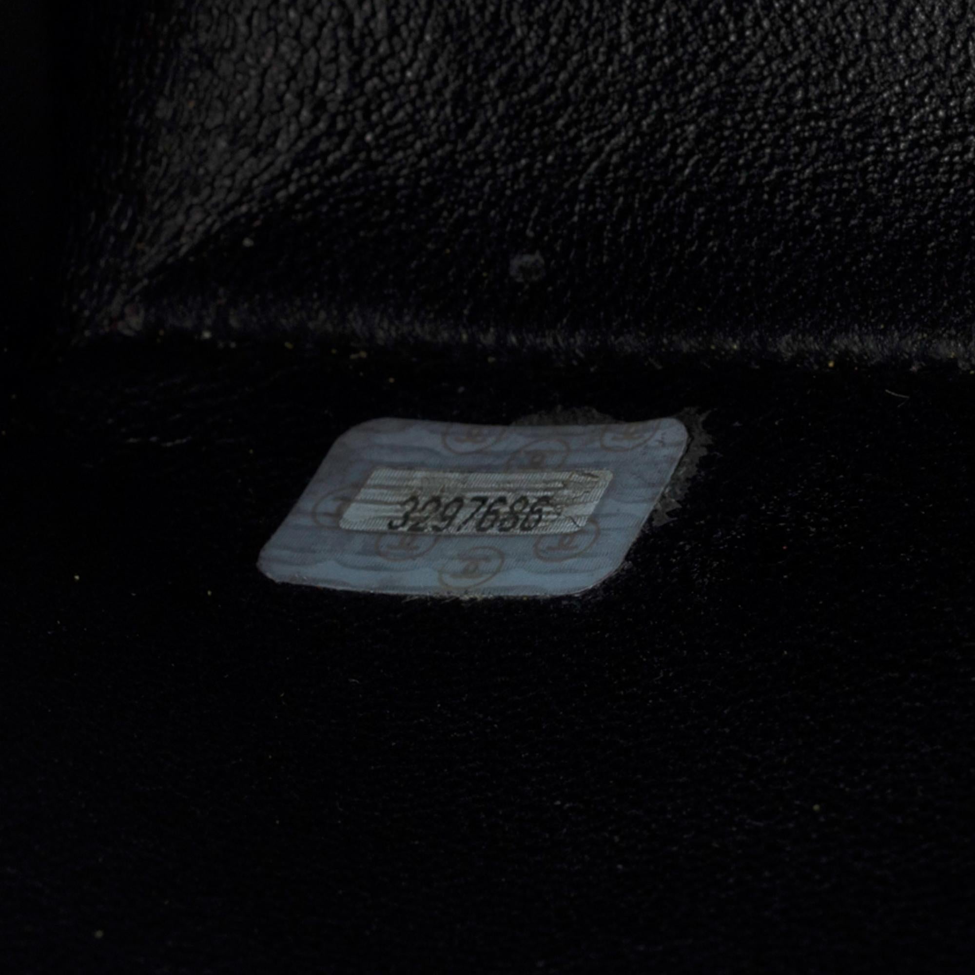 Chanel Timeless Jumbo single flap shoulder bag in black quilted lambskin, GHW 4