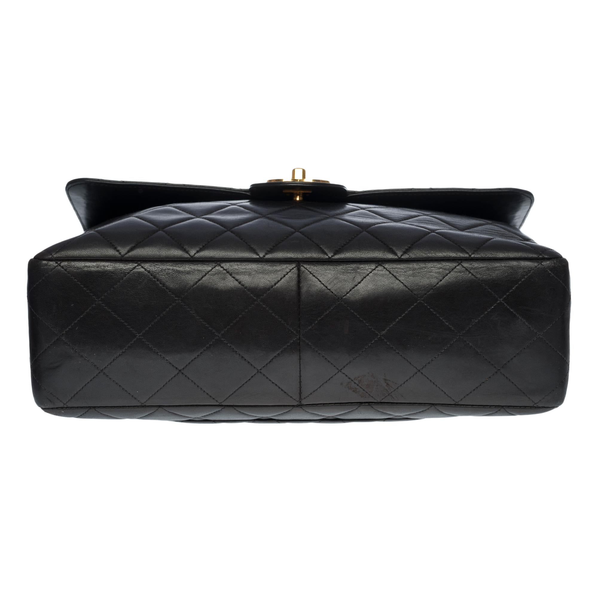 Chanel Timeless Jumbo single flap shoulder bag in black quilted lambskin, GHW For Sale 4