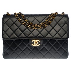 Chanel Timeless Jumbo single flap shoulder bag in black quilted lambskin, GHW