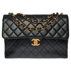 Chanel Timeless Jumbo single flap shoulder bag in black quilted lambskin, GHW