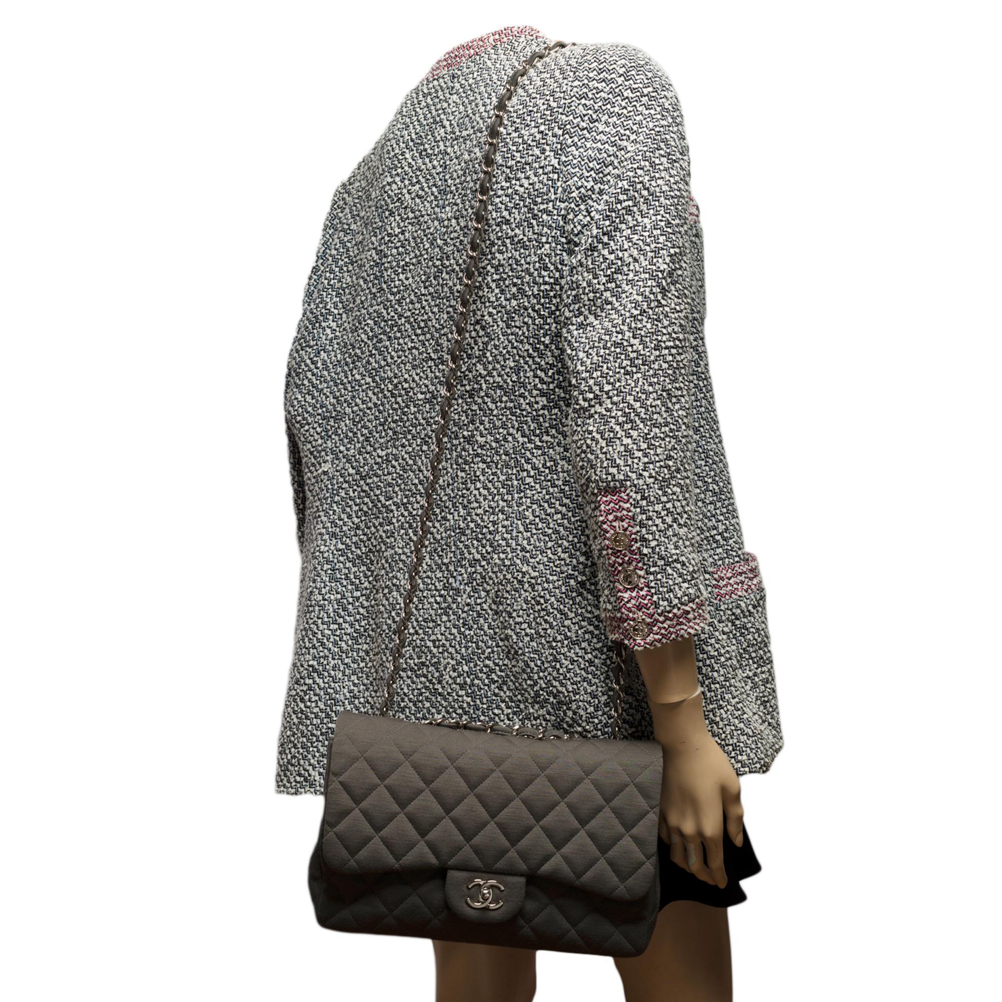 Chanel Timeless Jumbo single flap shoulder bag in grey quilted jersey, SHW 4