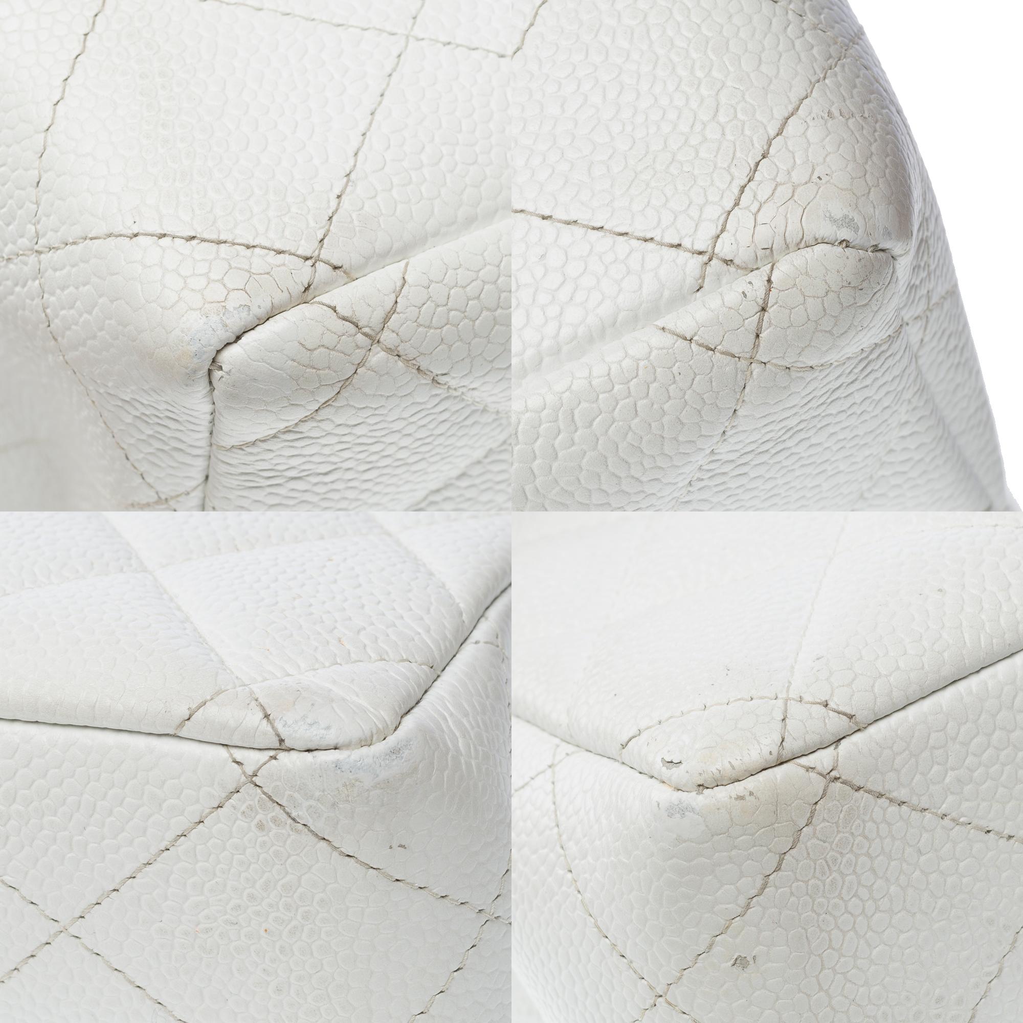 Bolso Chanel Timeless Jumbo de solapa única en piel Caviar Blanco , GHW en venta 7