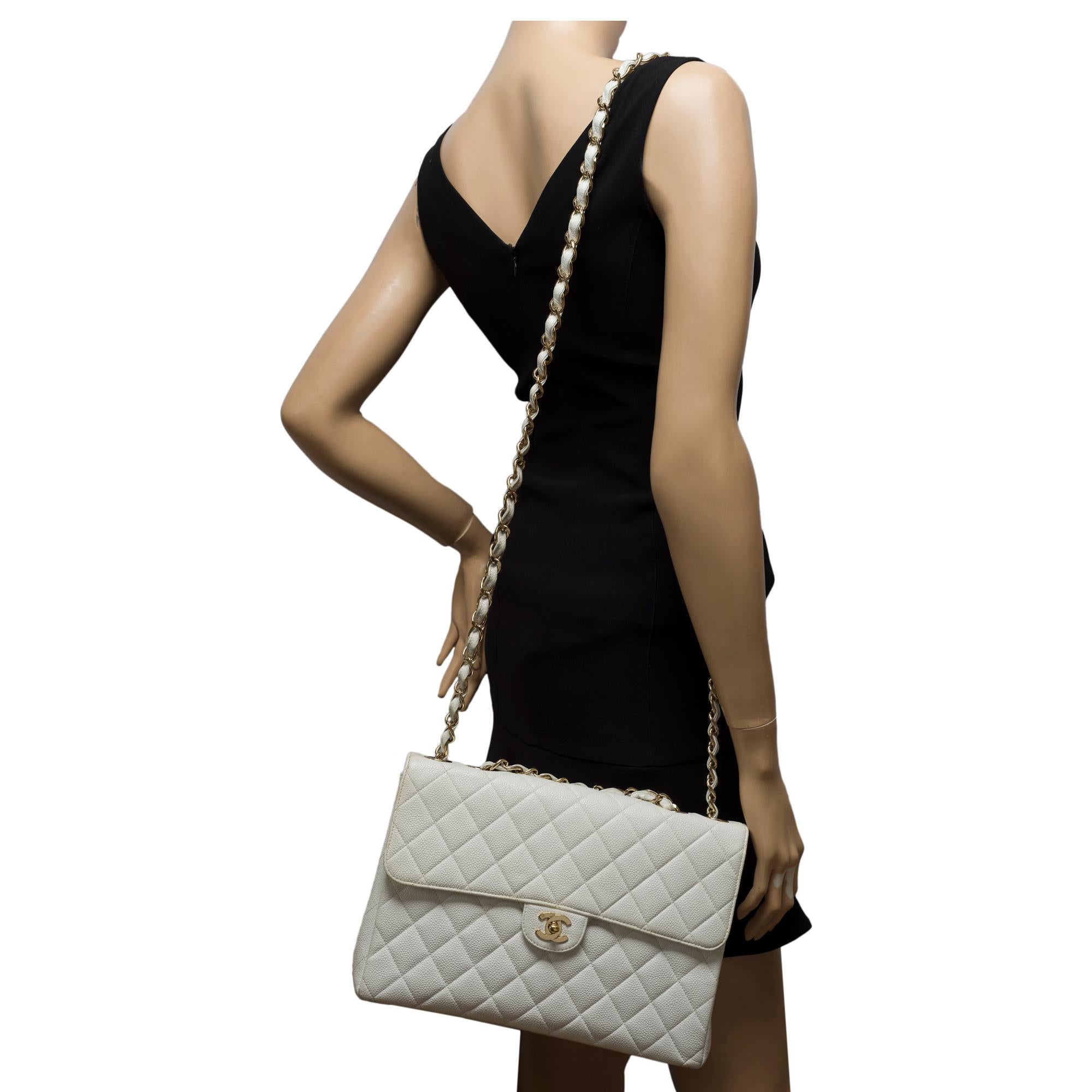 Bolso Chanel Timeless Jumbo de solapa única en piel Caviar Blanco , GHW en venta 8