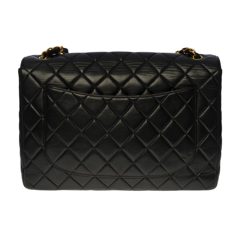 Chanel Timeless Jumbo single shoulder flap bag in black quilted lambskin,  GHW For Sale at 1stDibs