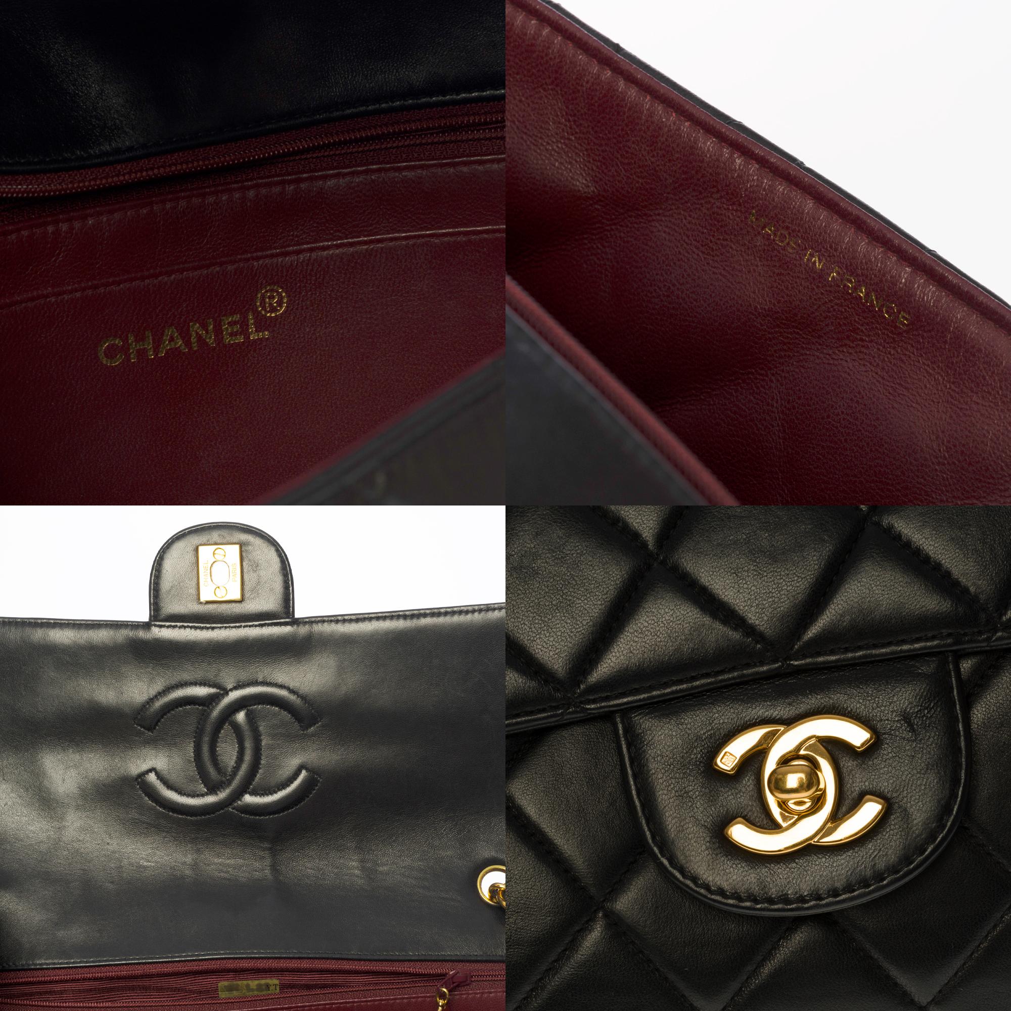 Chanel Timeless Jumbo single shoulder flap bag in black quilted lambskin, GHW For Sale 1