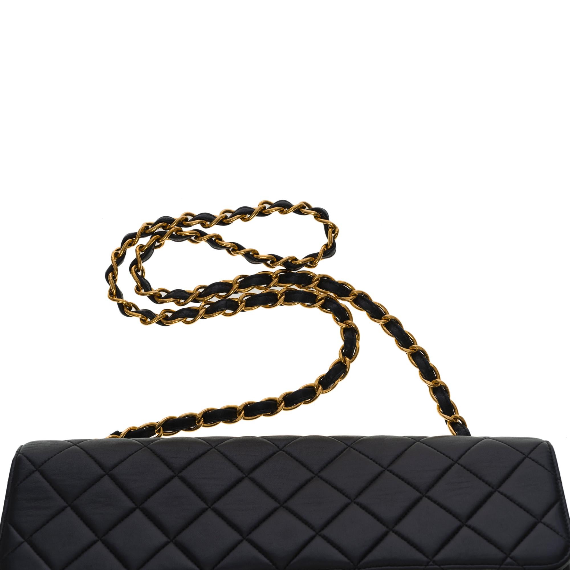 Chanel Timeless Jumbo single shoulder flap bag in black quilted lambskin, GHW For Sale 3