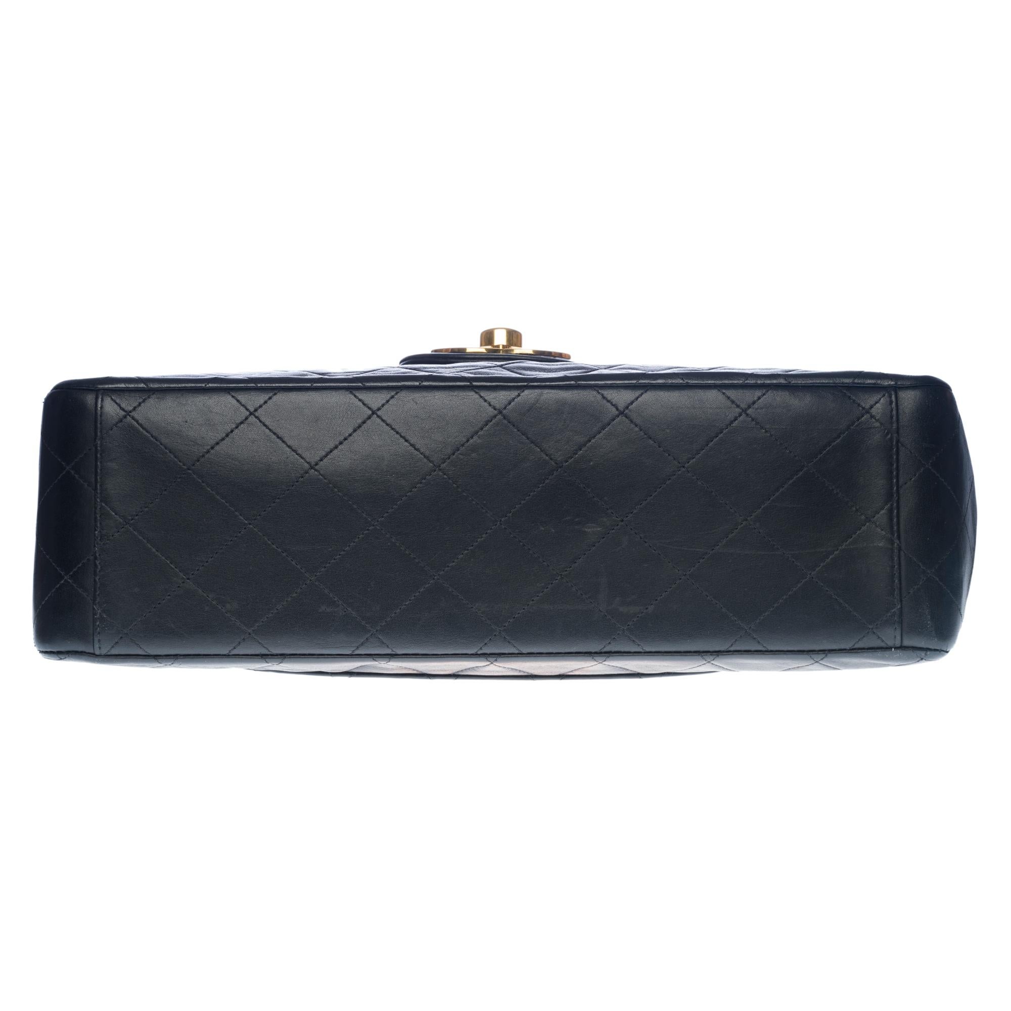 Chanel Timeless Maxi Jumbo flap shoulder bag in black quilted lambskin, GHW 3