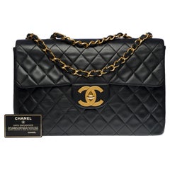 Chanel Timeless Maxi Jumbo flap shoulder bag in black quilted lambskin, GHW