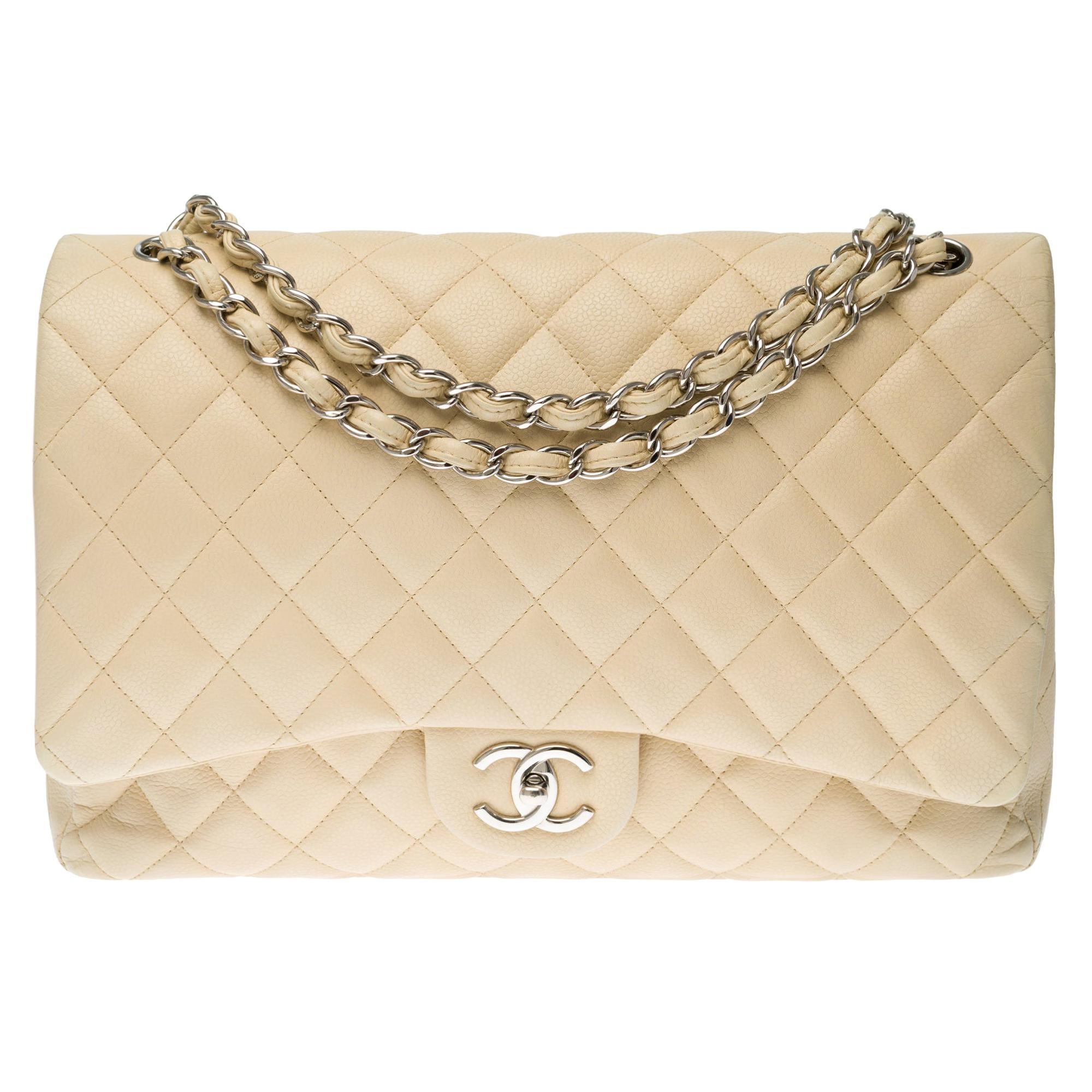 Chanel Timeless Maxi Jumbo shoulder bag in beige quilted caviar leather, SHW