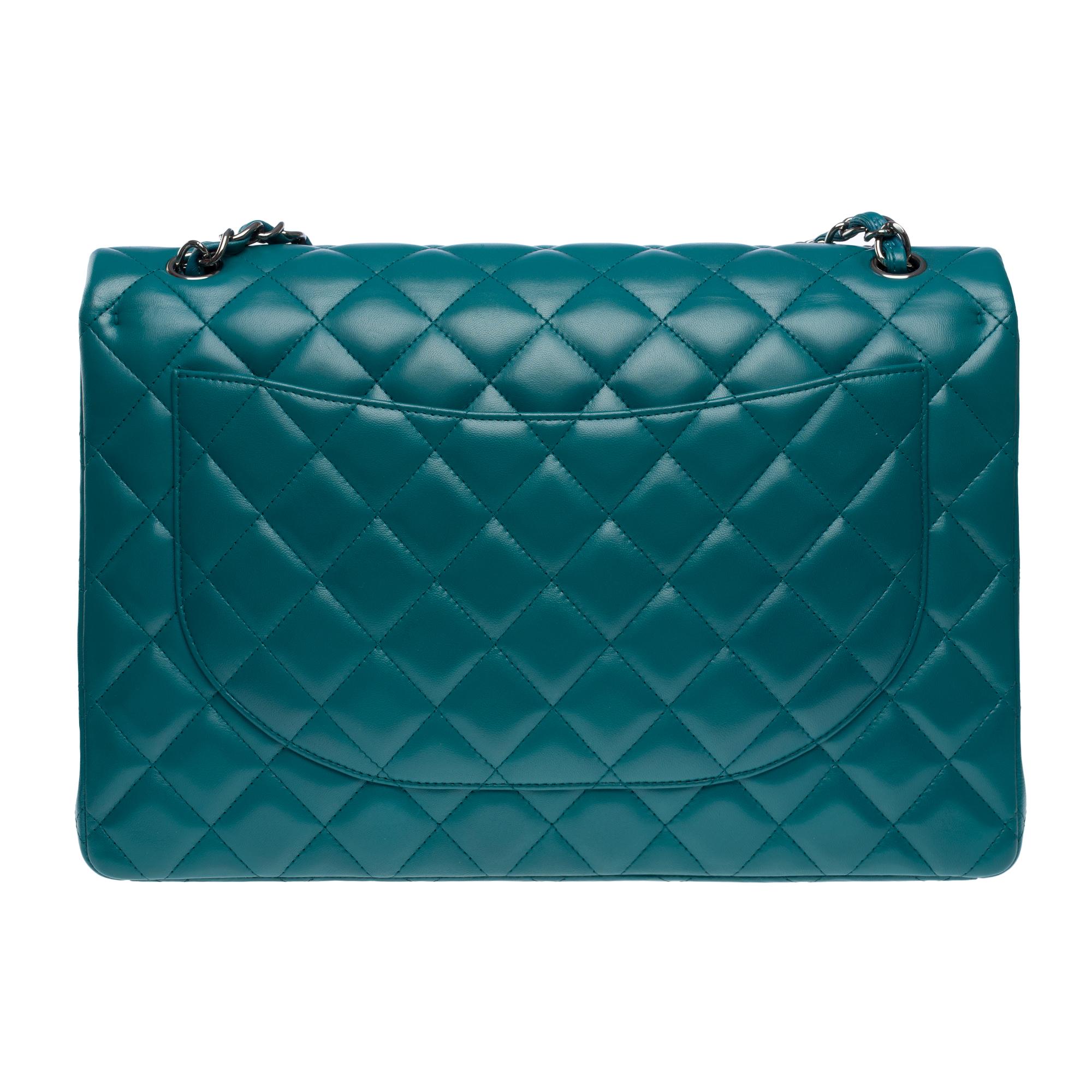 Women's Chanel Timeless Maxi Jumbo shoulder bag in Blue quilted lambskin leather, SHW For Sale