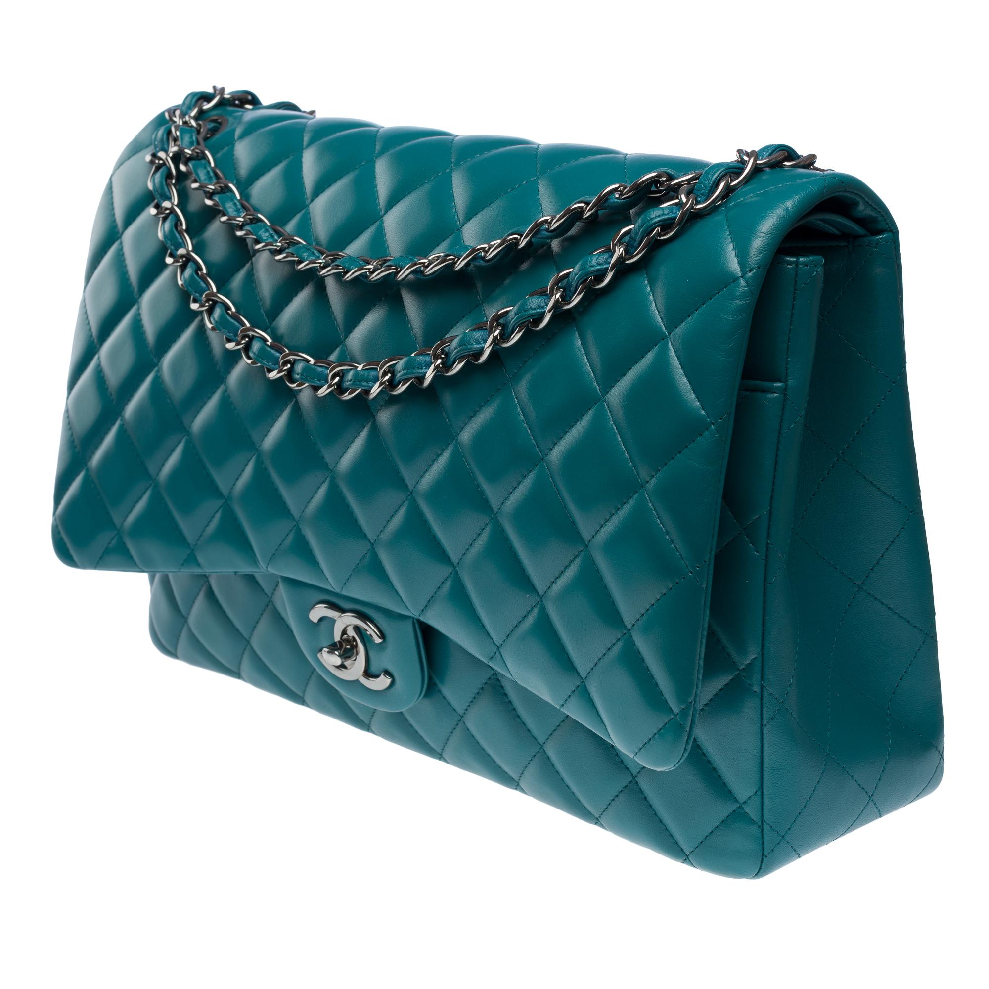 Chanel Timeless Maxi Jumbo shoulder bag in Blue quilted lambskin leather, SHW For Sale 1