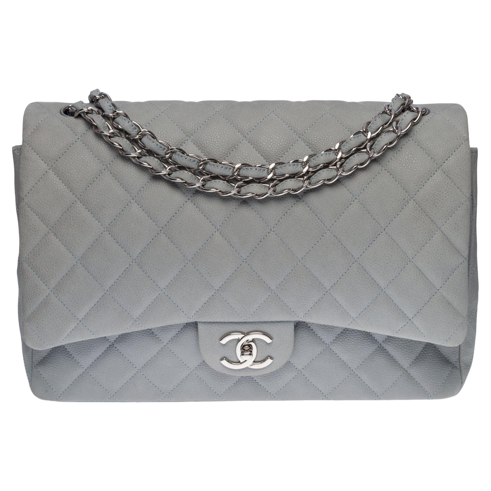 Chanel Timeless Maxi Jumbo shoulder bag in grey quilted caviar leather, SHW