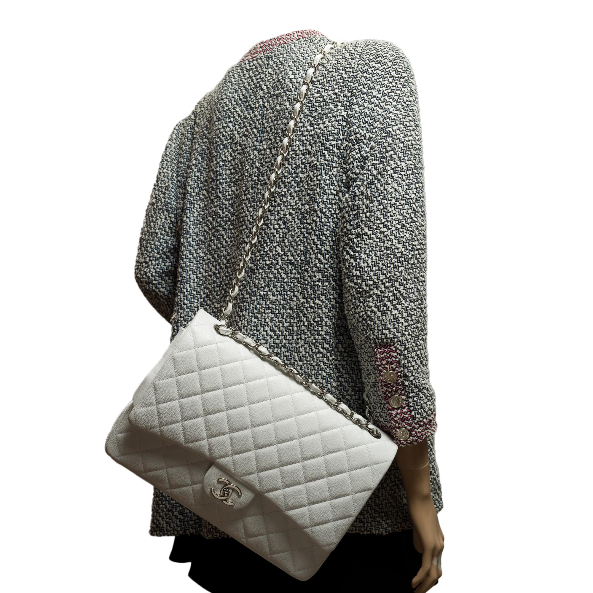 Chanel Timeless Maxi Jumbo shoulder bag in White quilted caviar leather, SHW 8