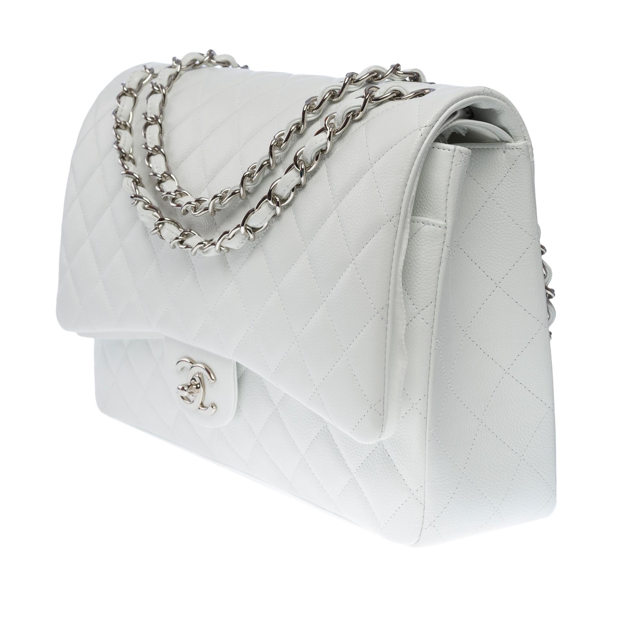 Women's Chanel Timeless Maxi Jumbo shoulder bag in White quilted caviar leather, SHW