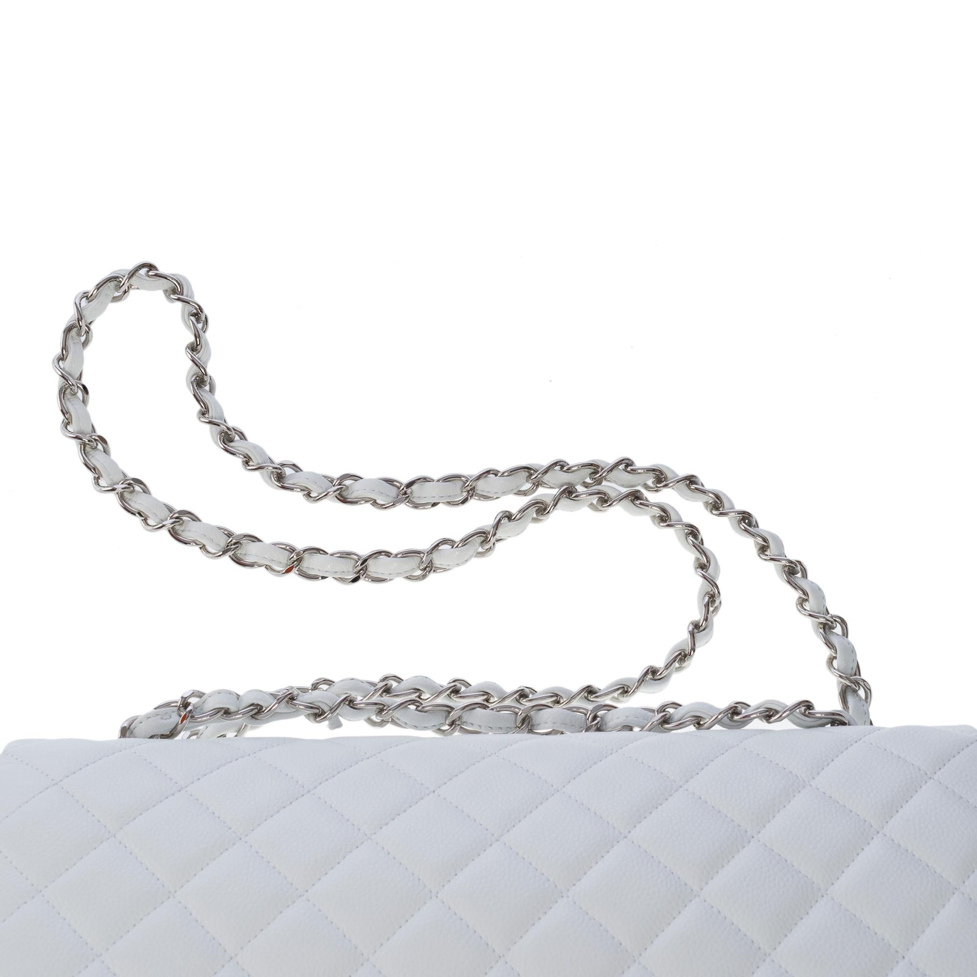 Chanel Timeless Maxi Jumbo shoulder bag in White quilted caviar leather, SHW 5