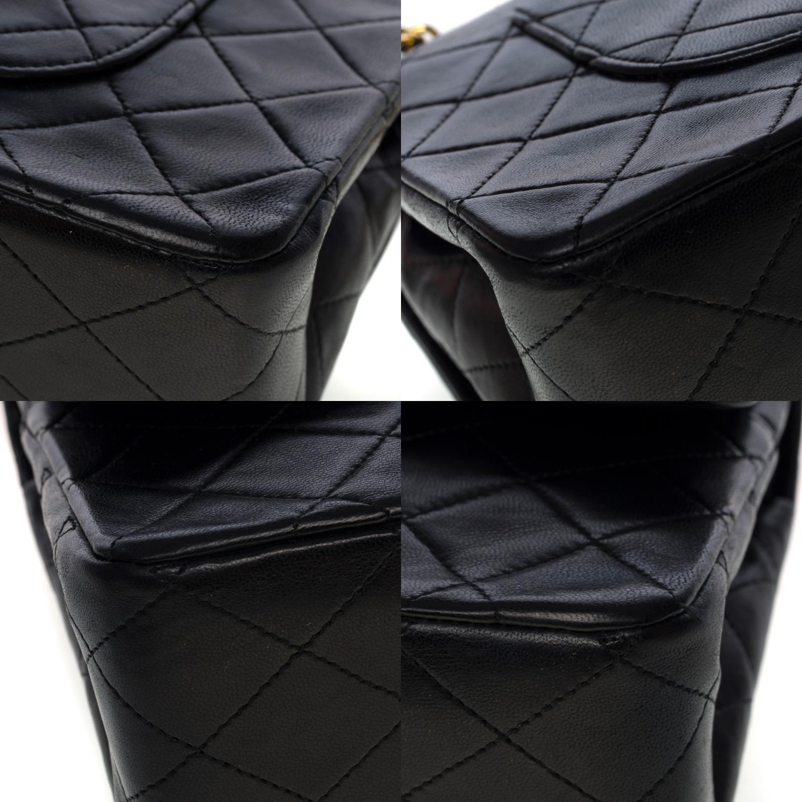 Bolso Chanel Timeless mediano con doble solapa en piel acolchada negra, GHW 3