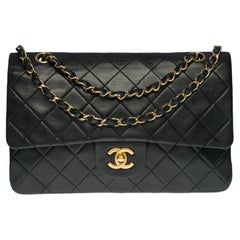 Chanel Timeless Medium 25 cm Tasche mit doppelter Klappe aus schwarzem gestepptem Leder,GHW
