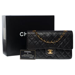 Chanel Timeless Medium 25cm double flap shoulder bag in black lambskin, GHW