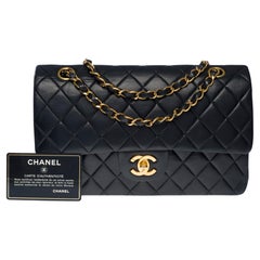 Chanel Timeless Medium 25cm double flap shoulder bag in black lambskin, GHW