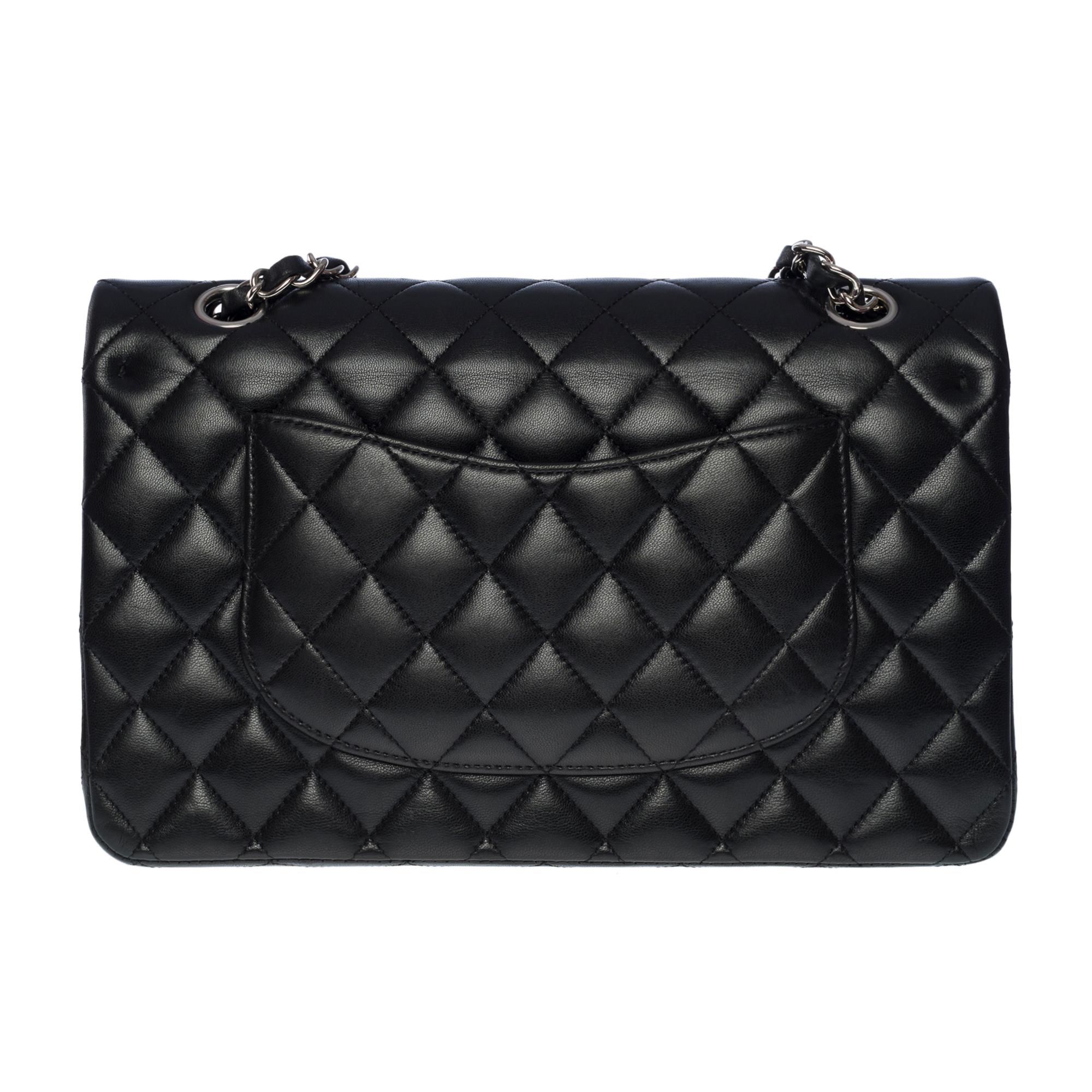 Chanel Timeless Medium 25cm double flap shoulder bag in black lambskin, SHW In Excellent Condition In Paris, IDF