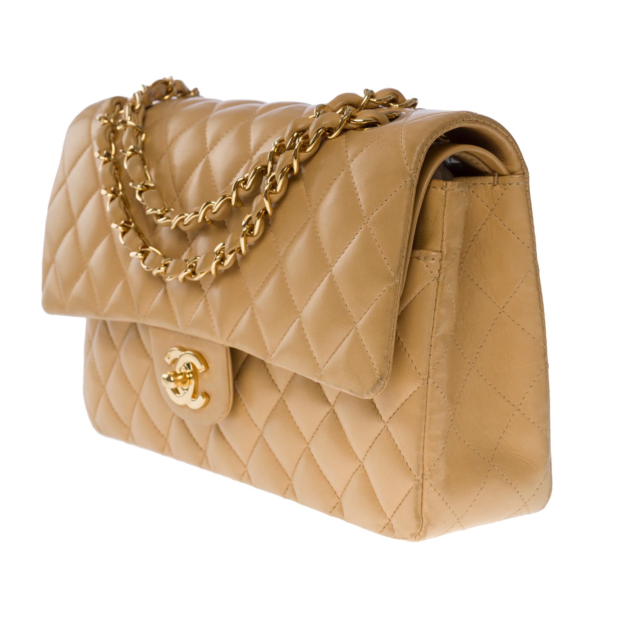 Women's Chanel Timeless medium double flap shoulder bag in beige quilted lambskin, GHW For Sale