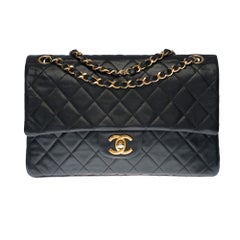 Chanel Timeless Medium Double Flap Shoulder bag in black quilted lambskin, GHW